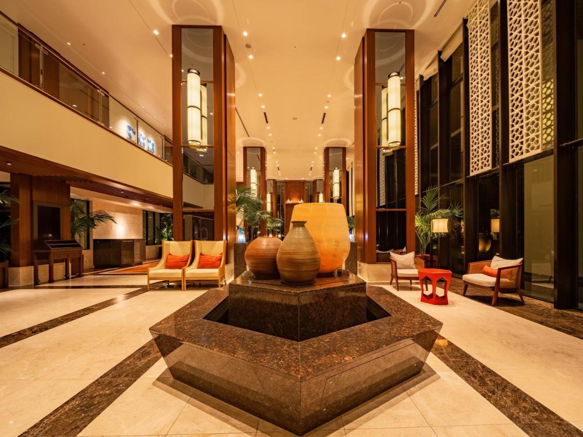 Hyatt Regency Naha, Okinawa Otel Dış mekan fotoğraf The lobby of the hotel